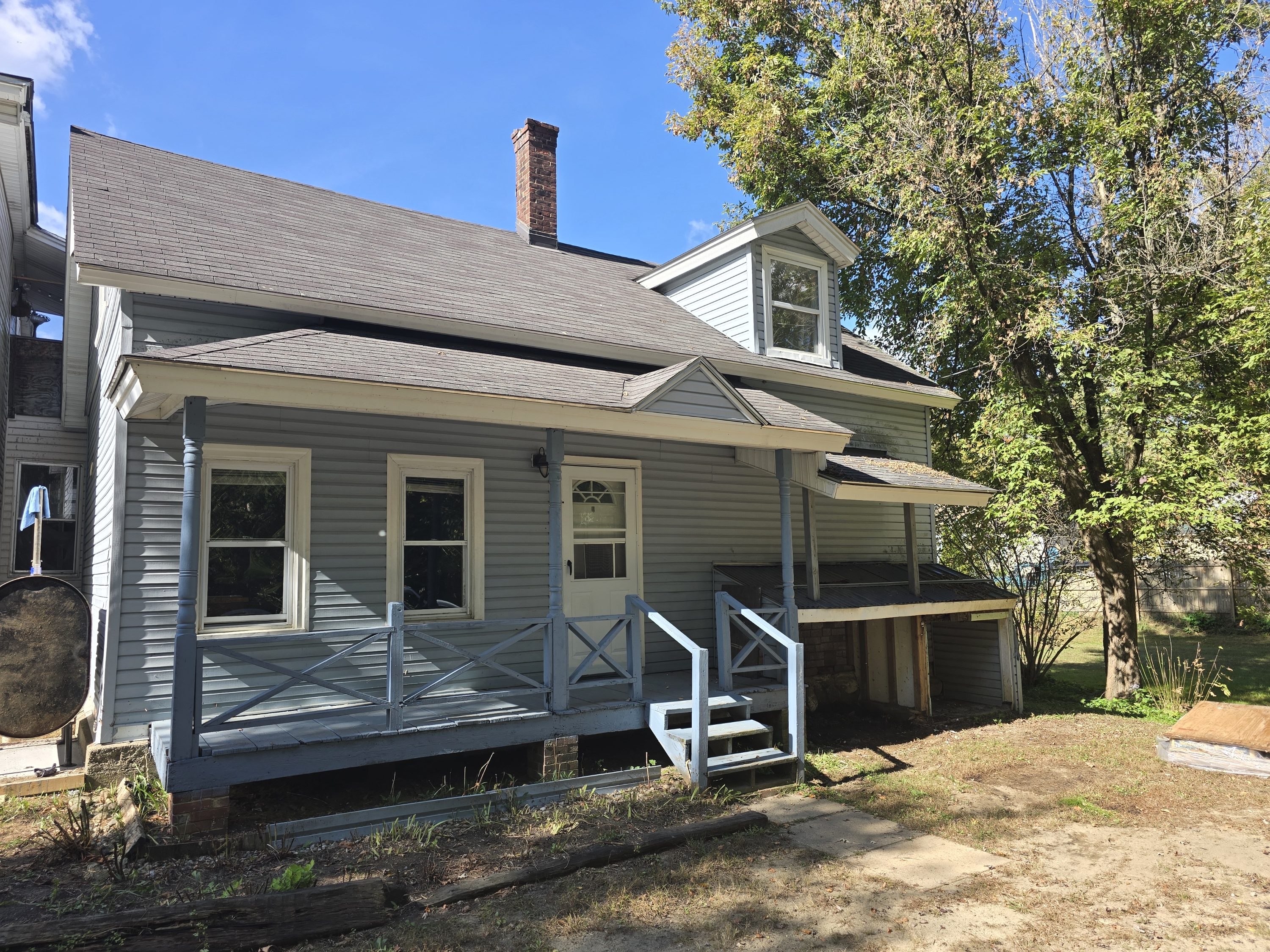 19 Hildreth Street - Blue House